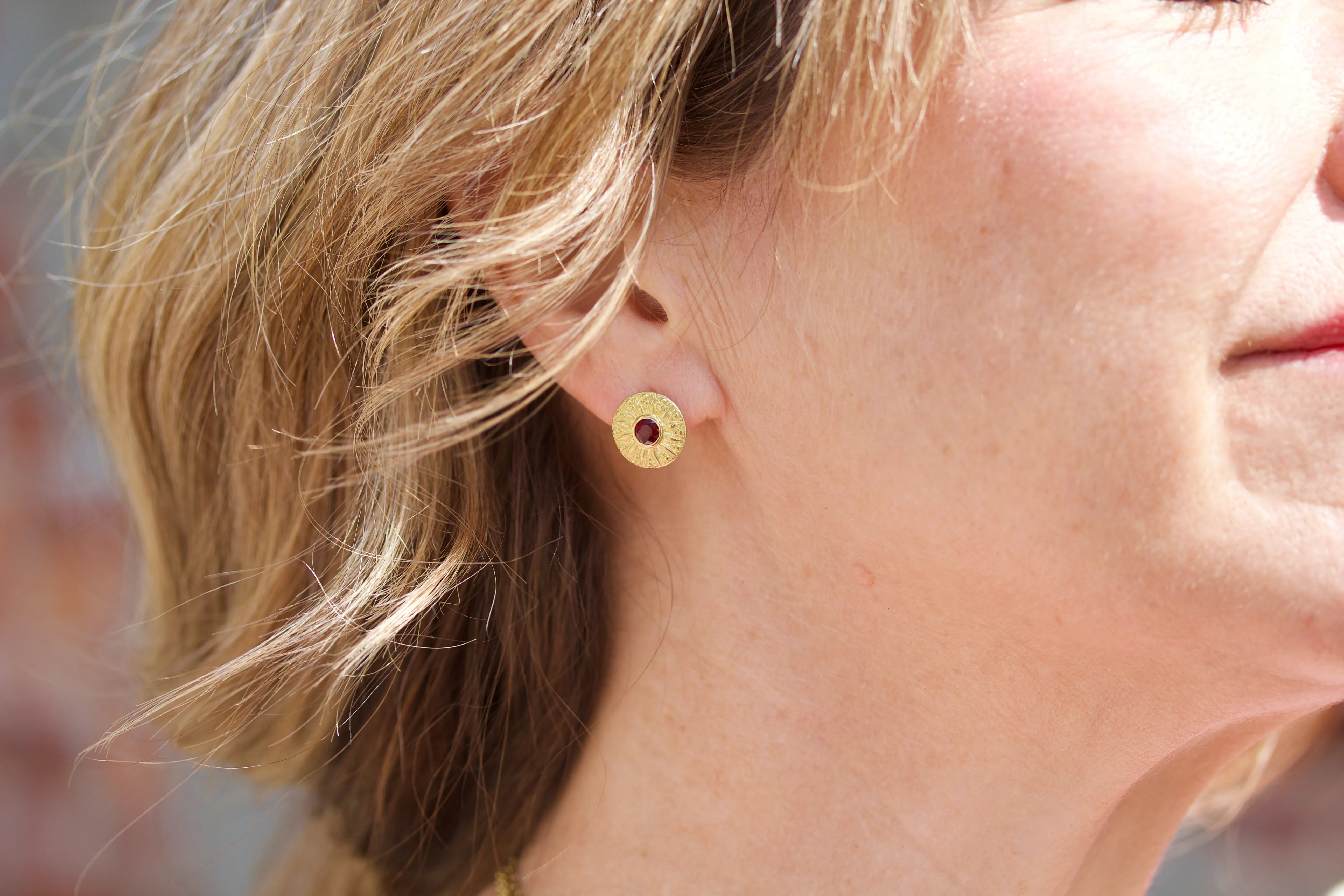 Sunburst Earrings in 18K Gold with Rubies